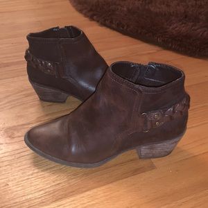 Brown bootie size 6